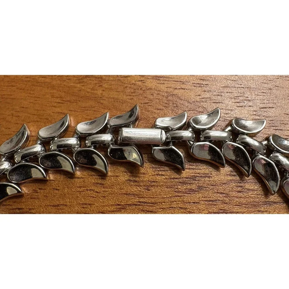 Vintage Trifari Pat Pend Silver Tone Leaf Link Necklace Mid Century Signed